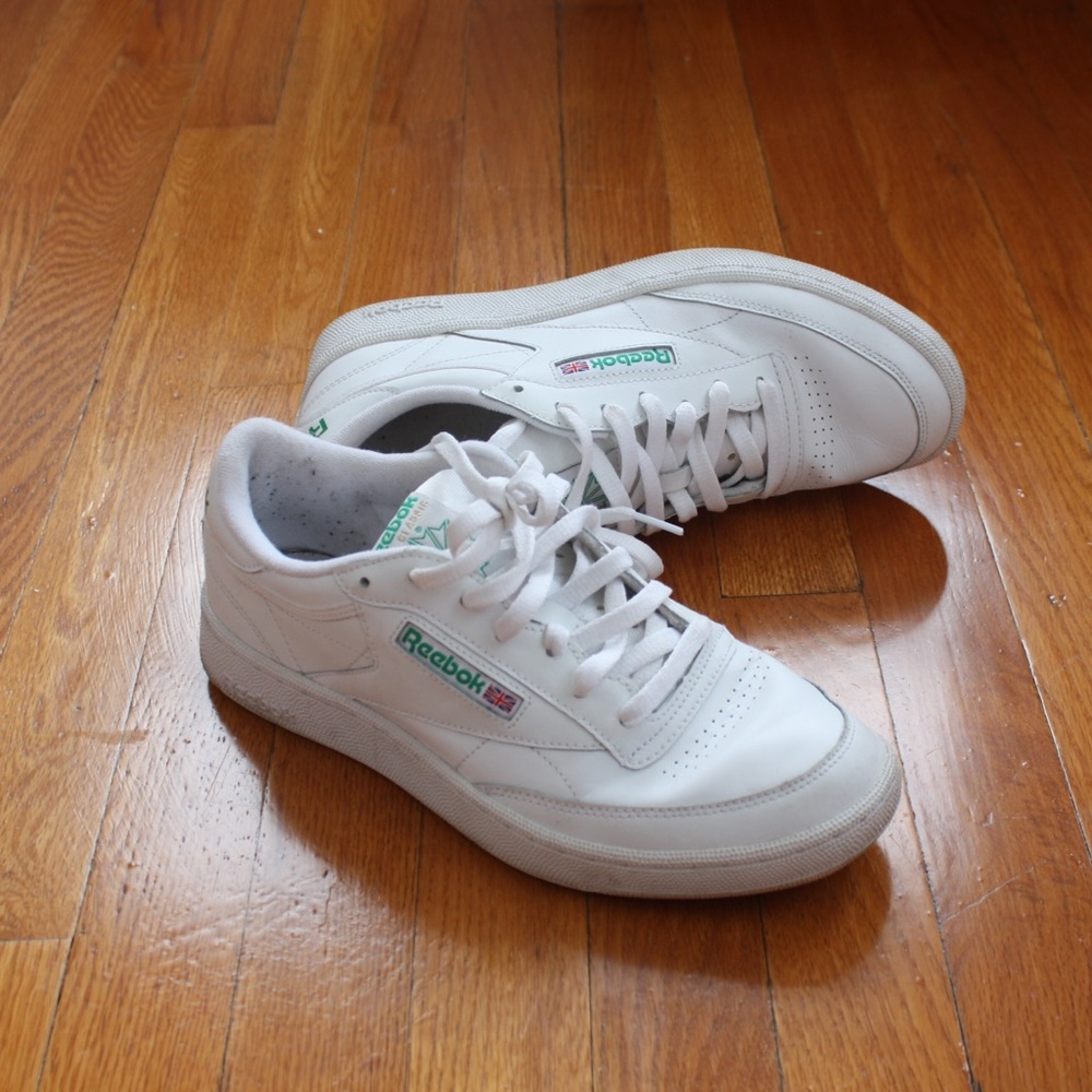 White Reebok classics men’s 8 1/2; women’s 10